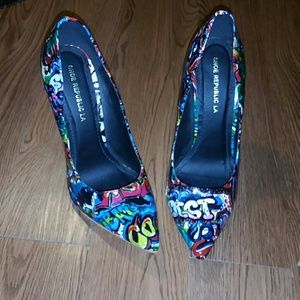80's 90's Vintage Graffiti Pointy Toe Pumps Heels